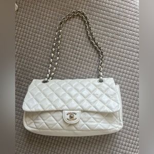 Chanel looking quilted white bag